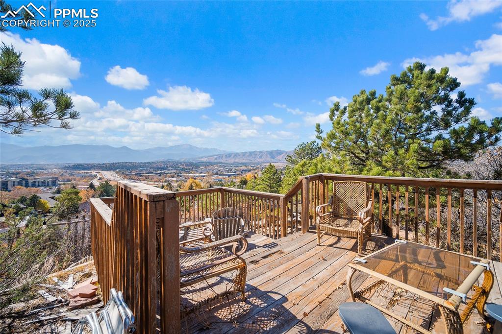 Image 48 of 50: Deck