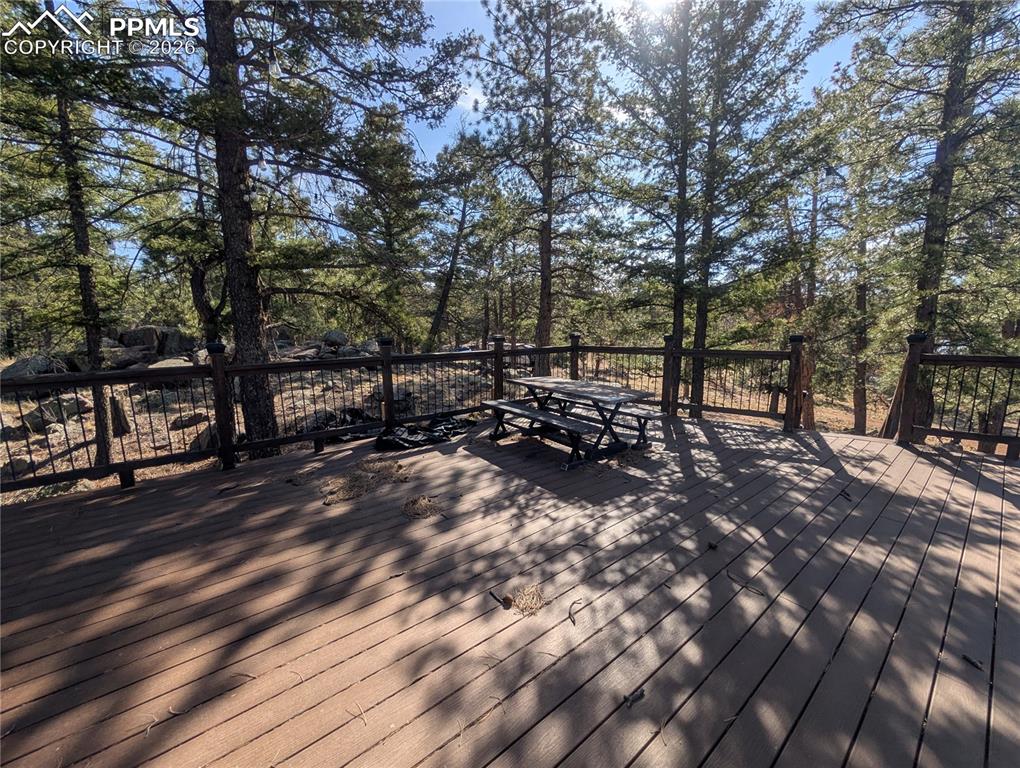 Image 18 of 34: Deck