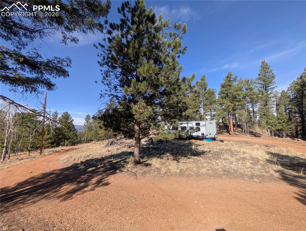 Image 23 of 34: Yard