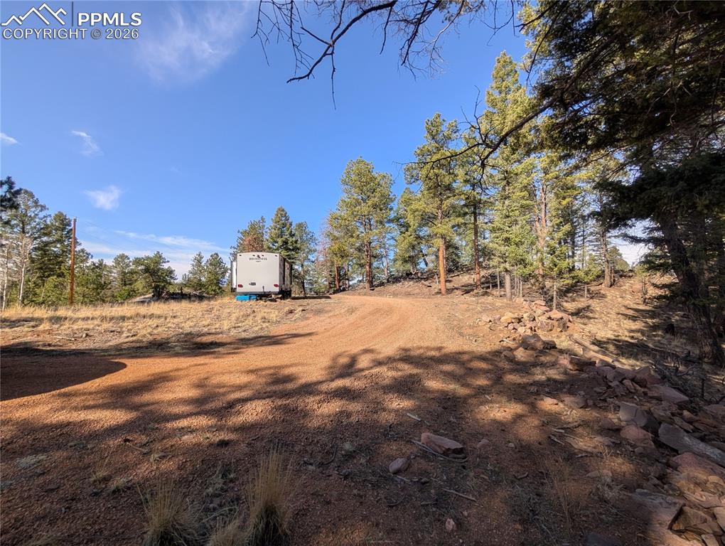 Image 28 of 34: Yard