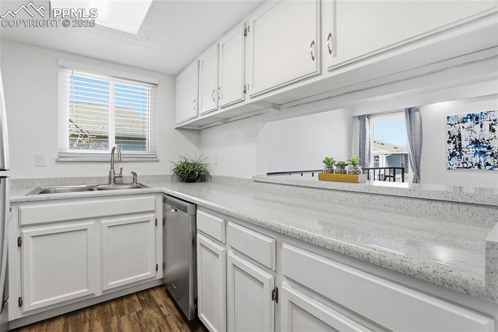 Image 10 of 26: Kitchen