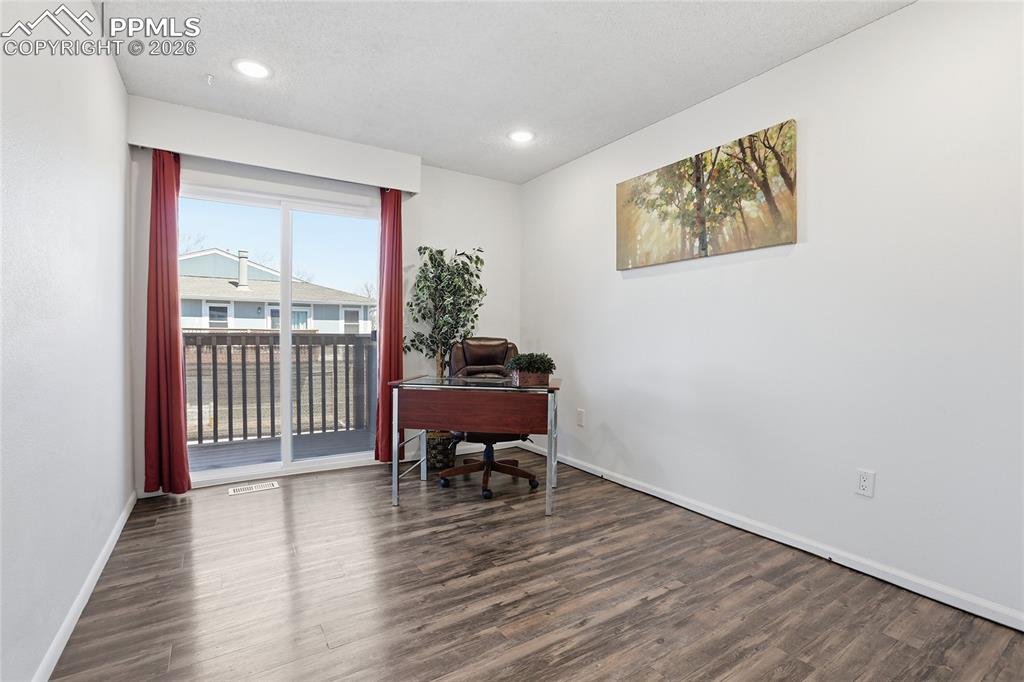 Image 12 of 26: Office