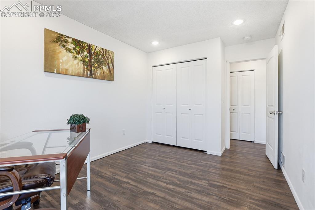 Image 13 of 26: Office