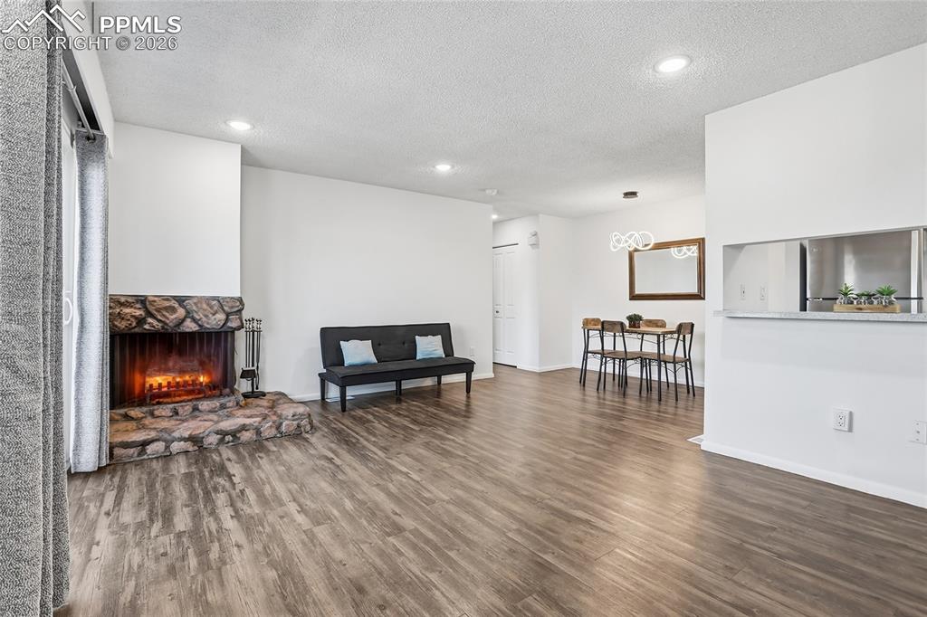 Image 3 of 26: Sitting Room