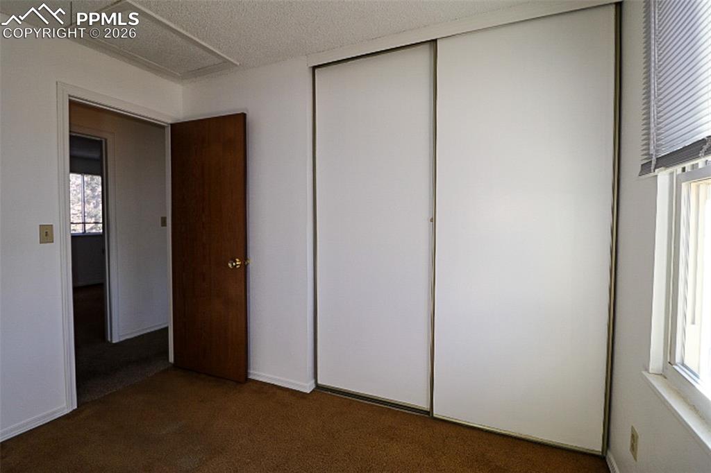 Image 17 of 27: Bedroom