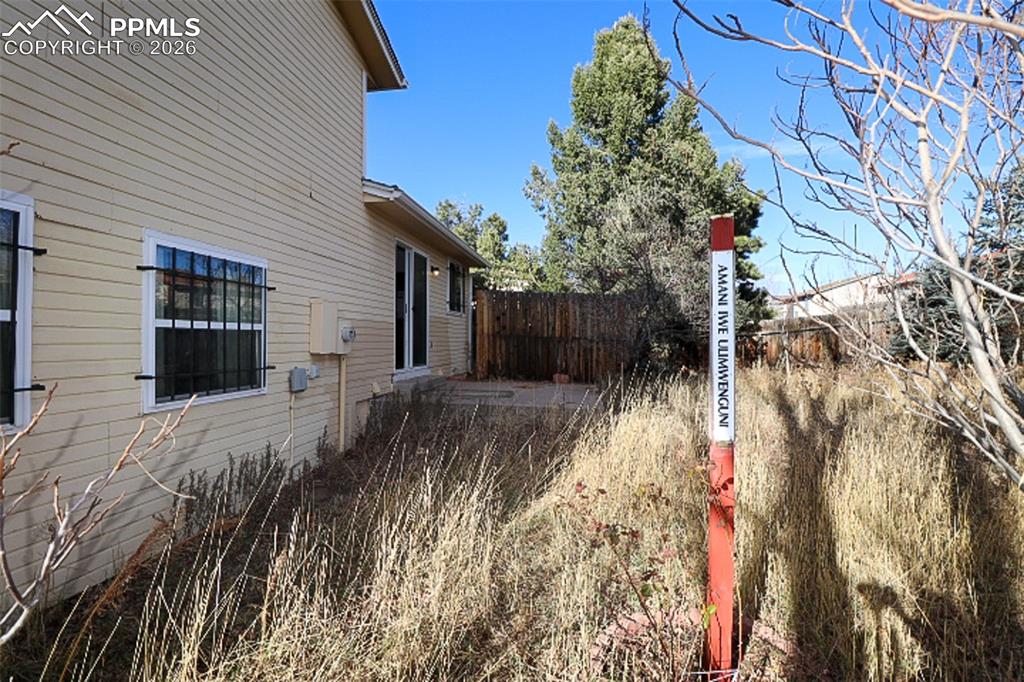 Image 27 of 27: Yard