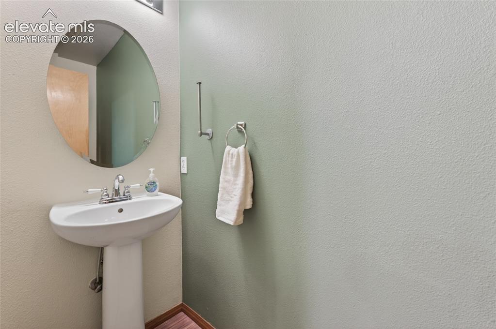 Image 13 of 42: Bathroom