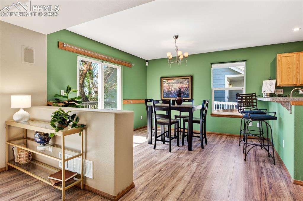 Image 6 of 42: Dining Area