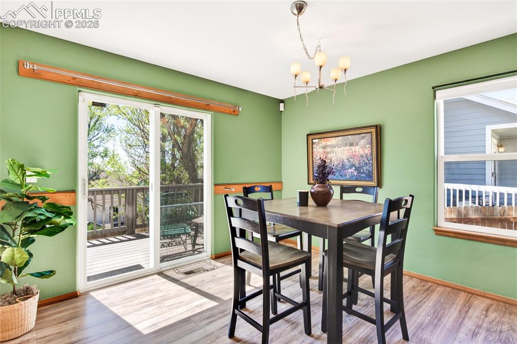 Image 7 of 42: Dining Area