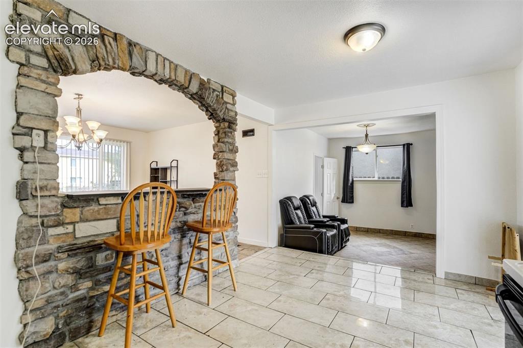 Image 13 of 46: Dining Area