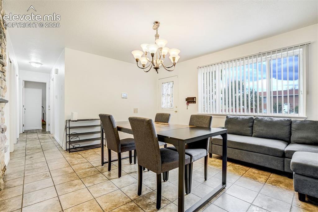 Image 4 of 46: Dining Area