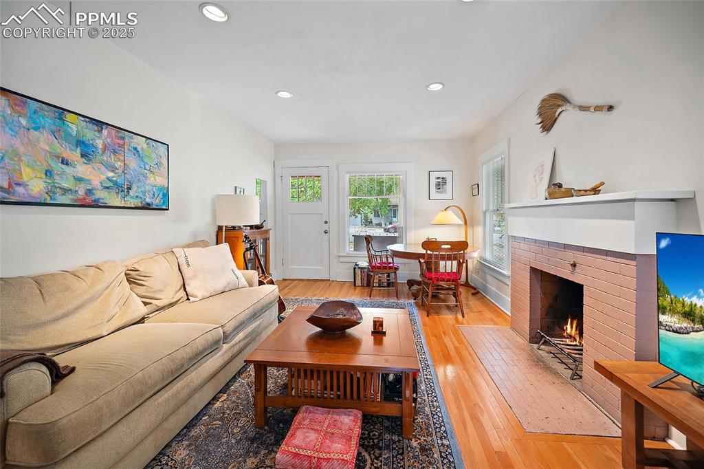 Image 11 of 50: Living Room