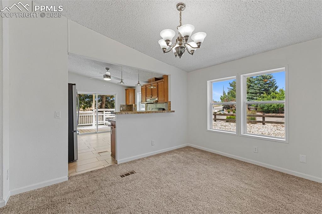 Image 10 of 24: Dining Area