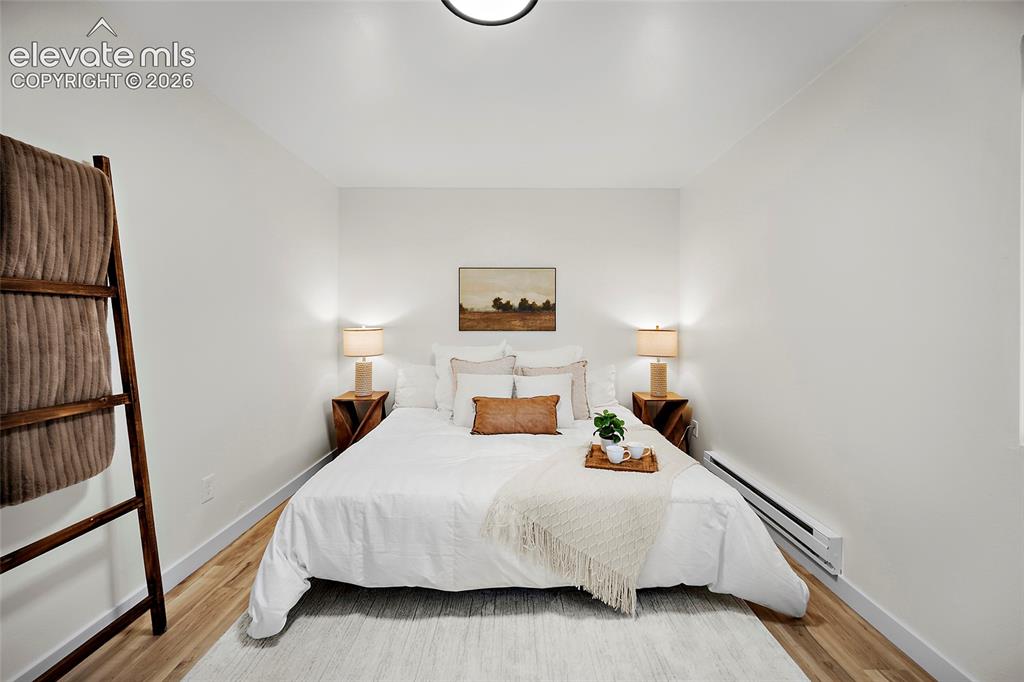 Image 13 of 32: Bedroom