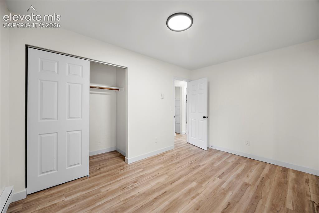 Image 16 of 32: Bedroom