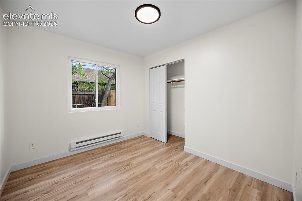 Image 17 of 32: Bedroom