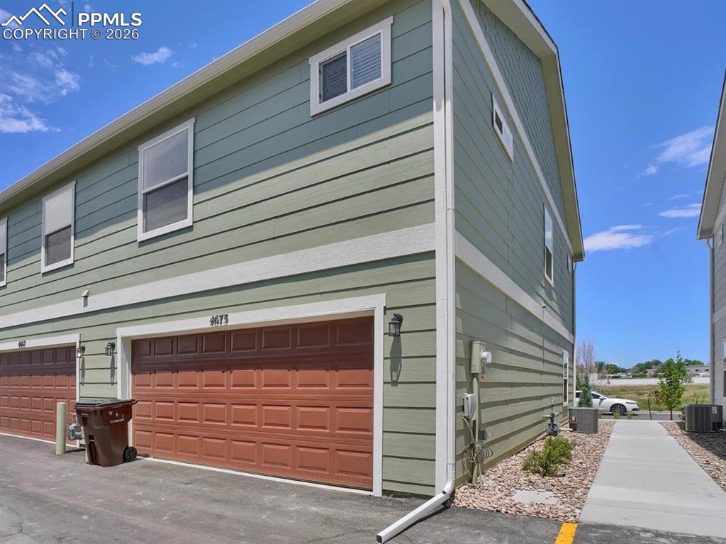 Image 22 of 23: Back of Structure