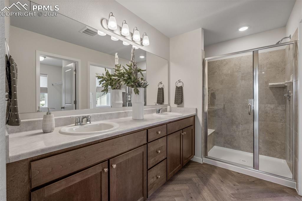 Image 15 of 20: *photo of previous model home of the same floorplan*