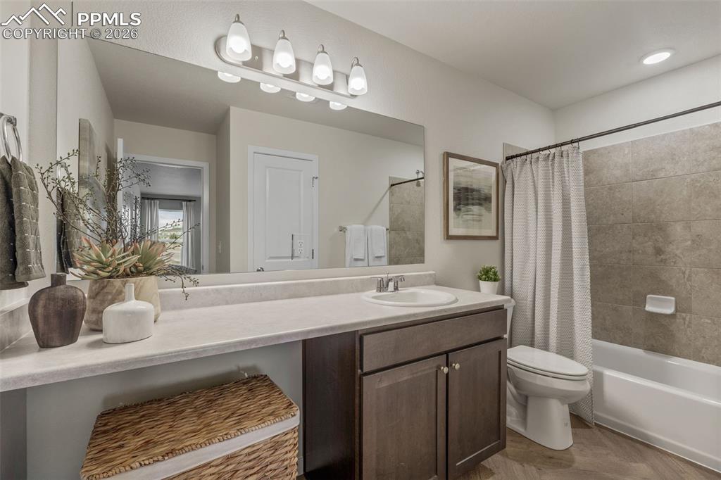 Image 18 of 20: *photo of previous model home of the same floorplan*