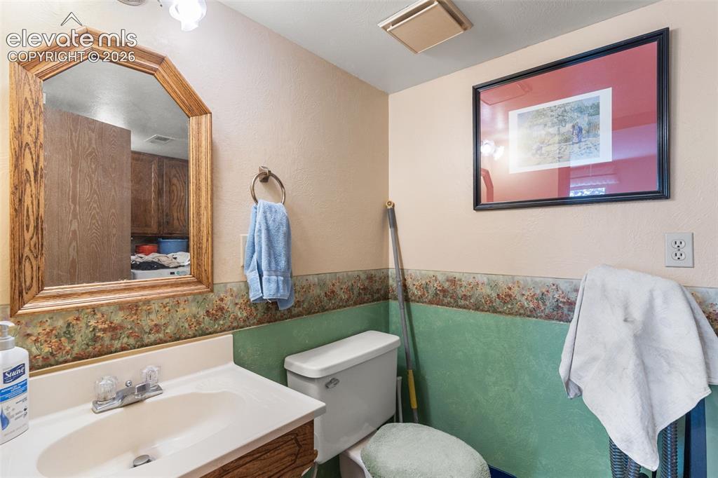 Image 12 of 38: Bathroom