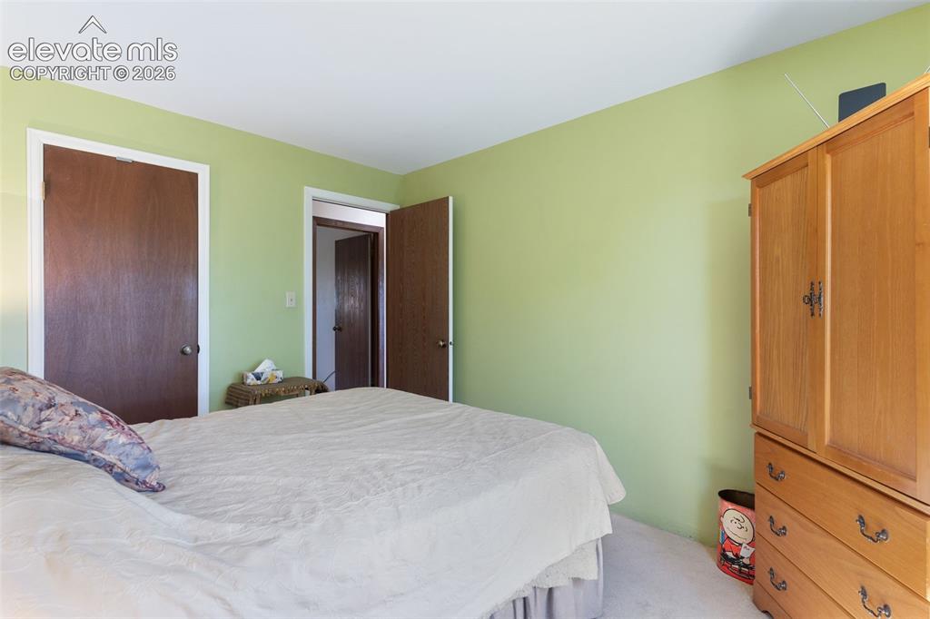 Image 14 of 38: Bedroom