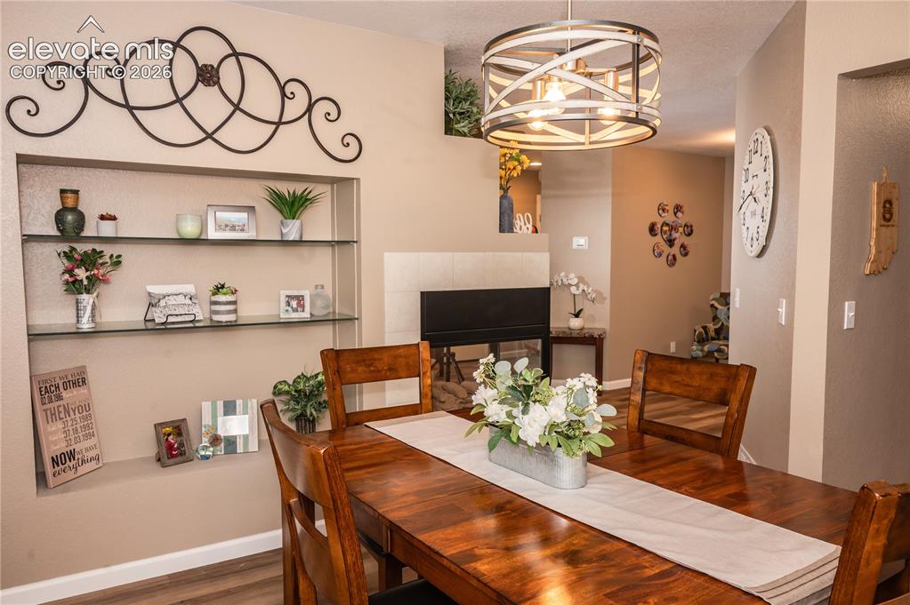 Image 10 of 34: Dining Area