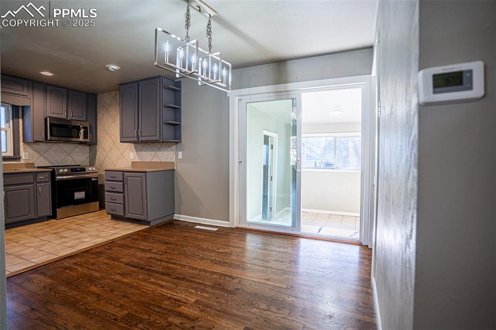 Image 6 of 22: Kitchen