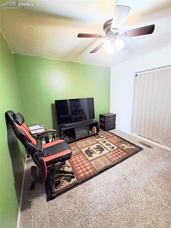 Image 10 of 10: Living Room