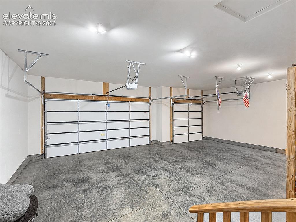 Image 41 of 41: Garage