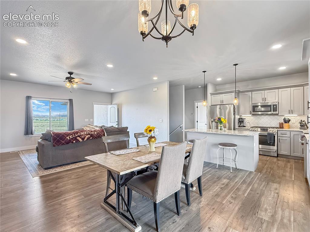 Image 8 of 41: Dining Area
