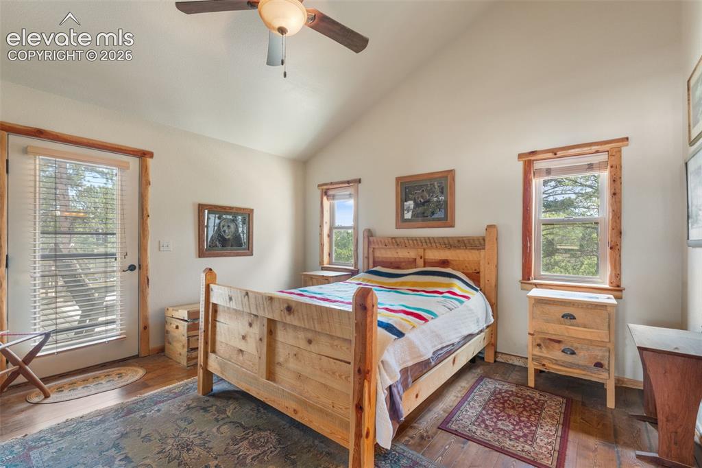 Image 15 of 31: Bedroom