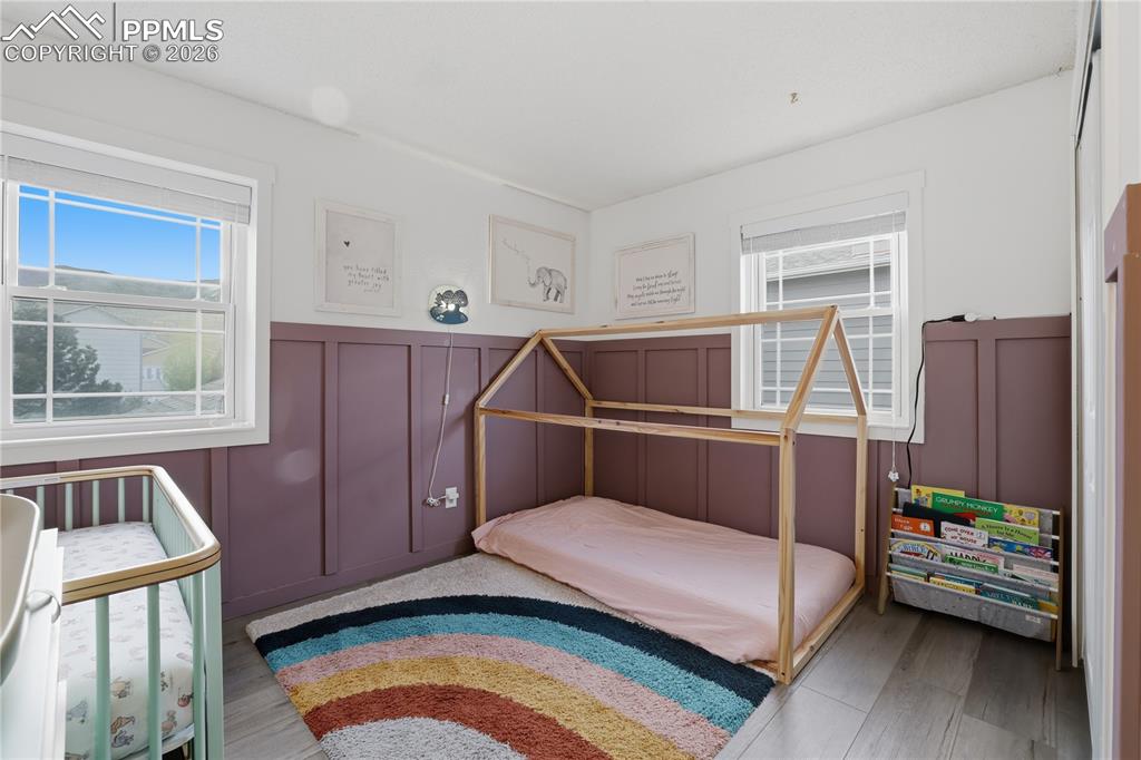 Image 19 of 46: Bedroom