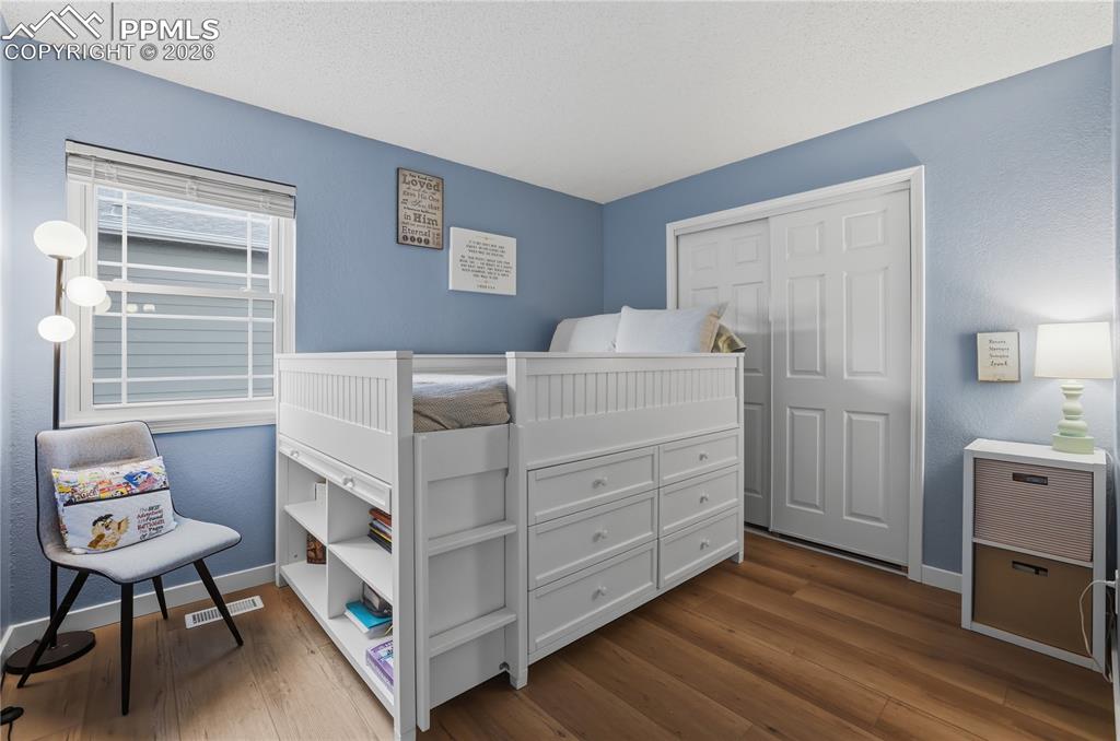 Image 21 of 46: Bedroom