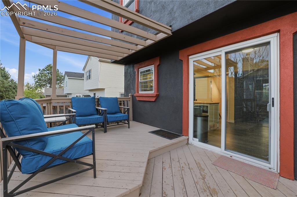 Image 33 of 46: Deck