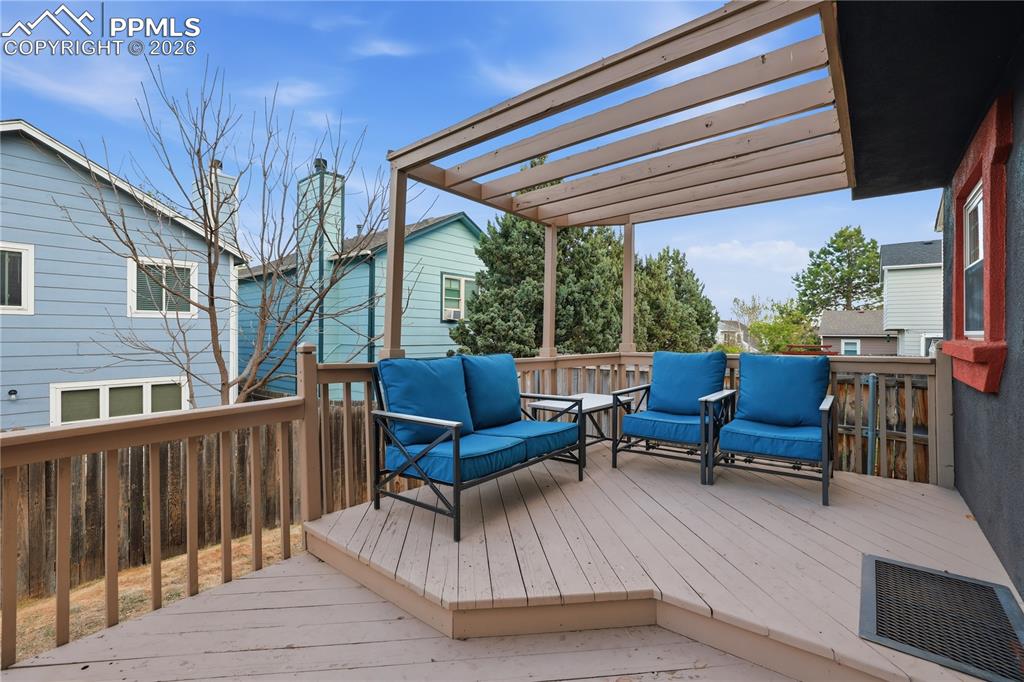 Image 34 of 46: Deck