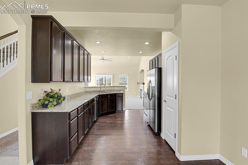 Image 13 of 33: Kitchen