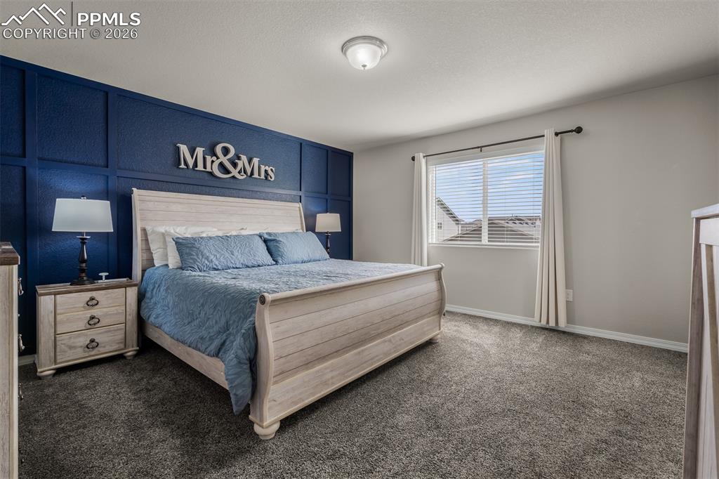 Image 18 of 50: Bedroom