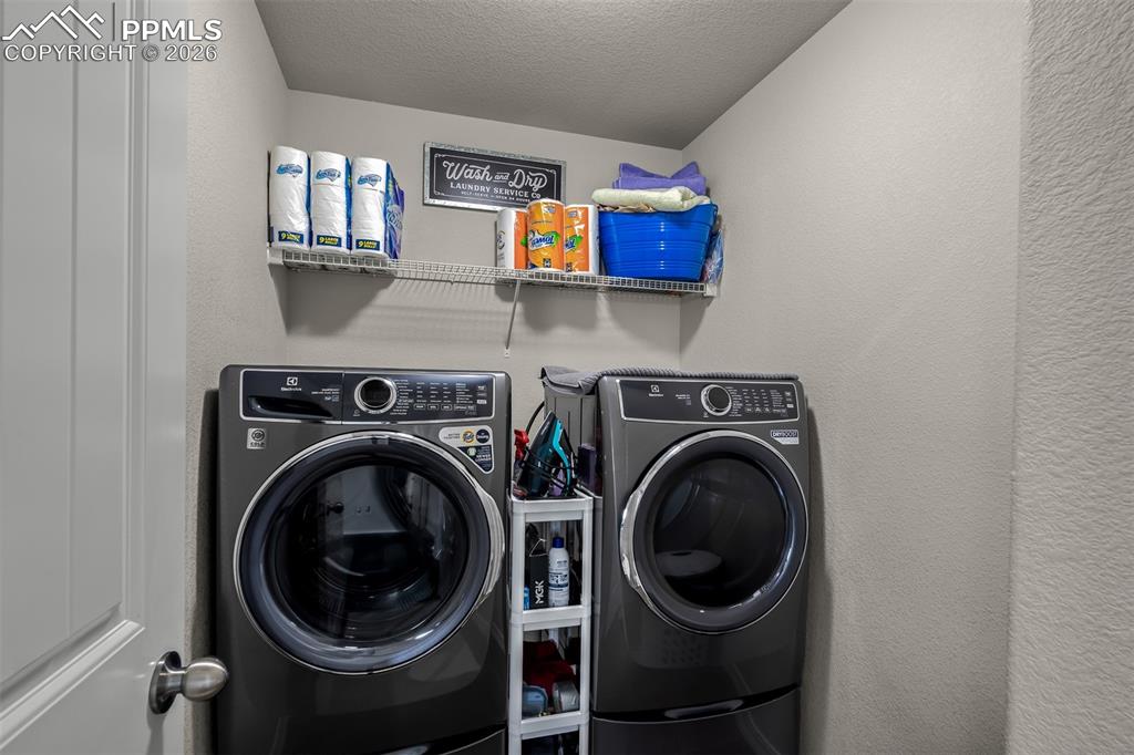 Image 29 of 50: Laundry