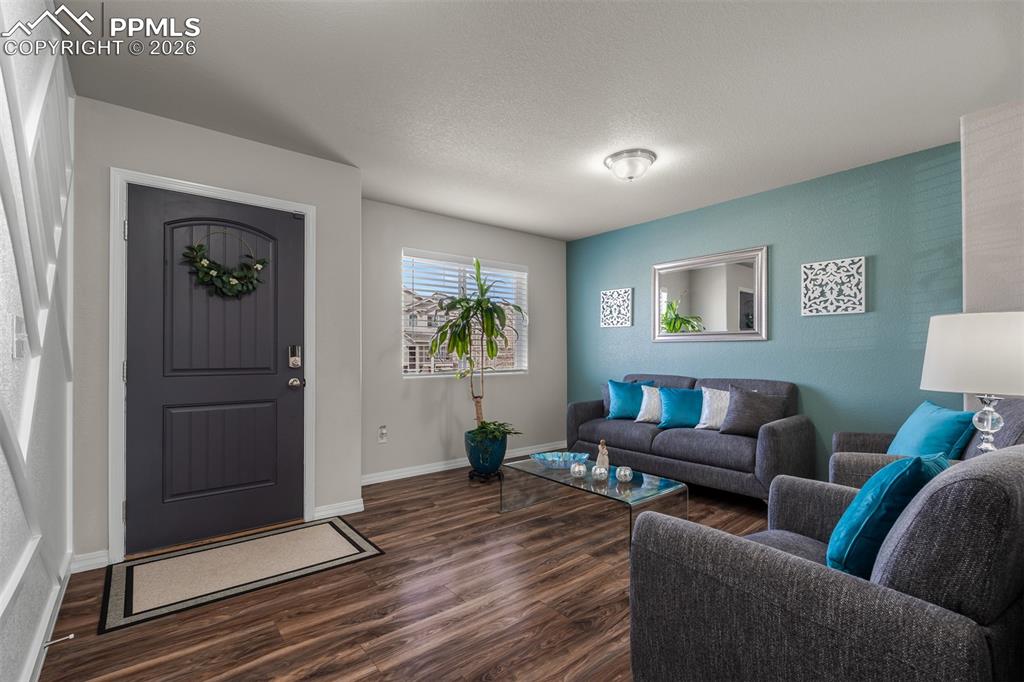 Image 3 of 50: Entry