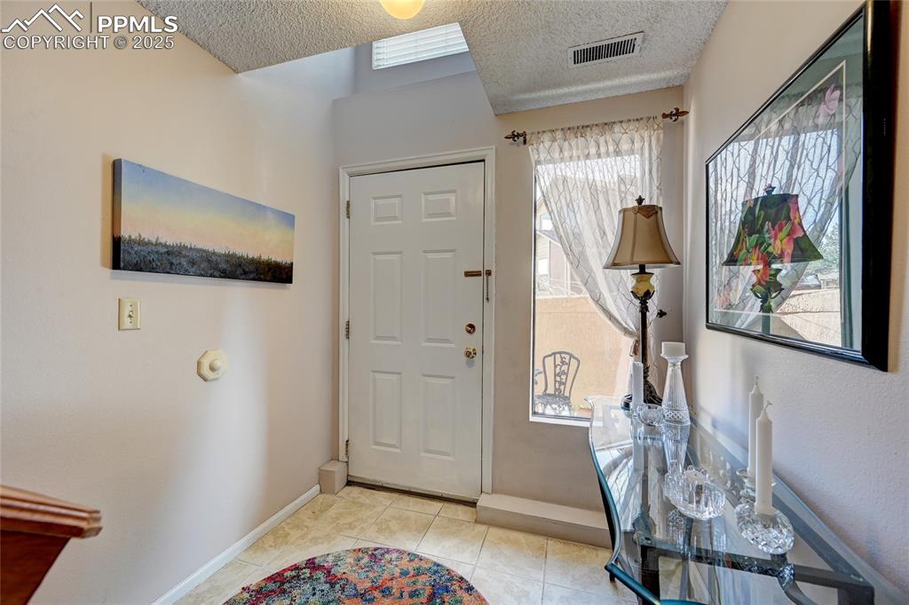 Image 5 of 35: INTERIOR ENTRY