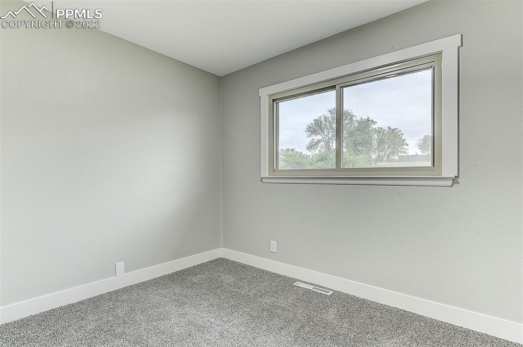 Listing 9975197, Image 11 of 23