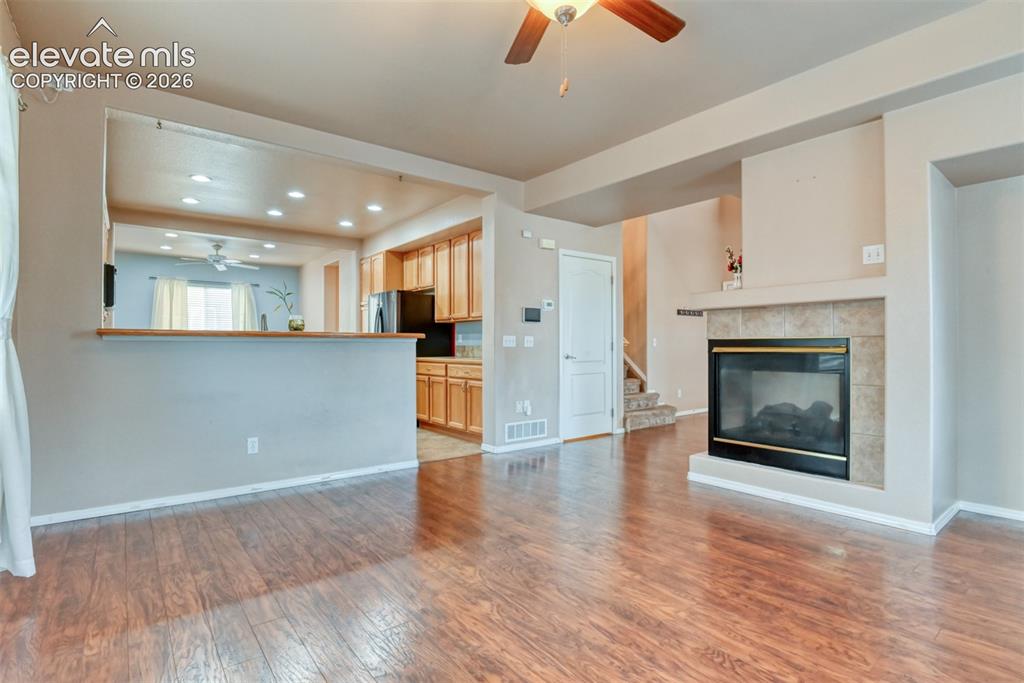 Image 12 of 50: Living Room