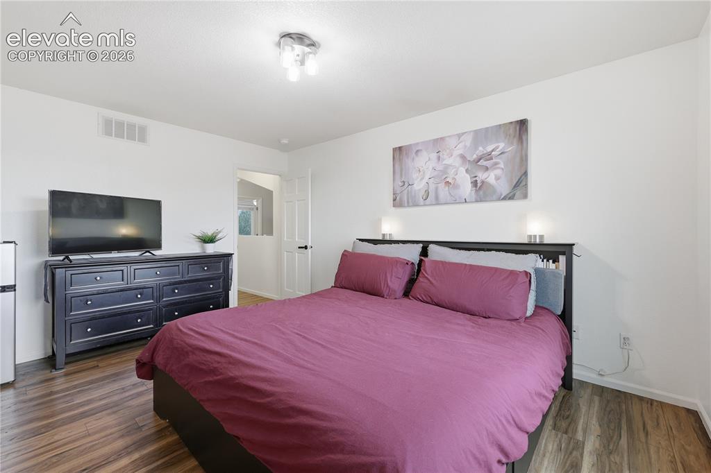 Image 16 of 38: Bedroom