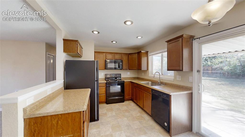 Image 3 of 15: Kitchen
