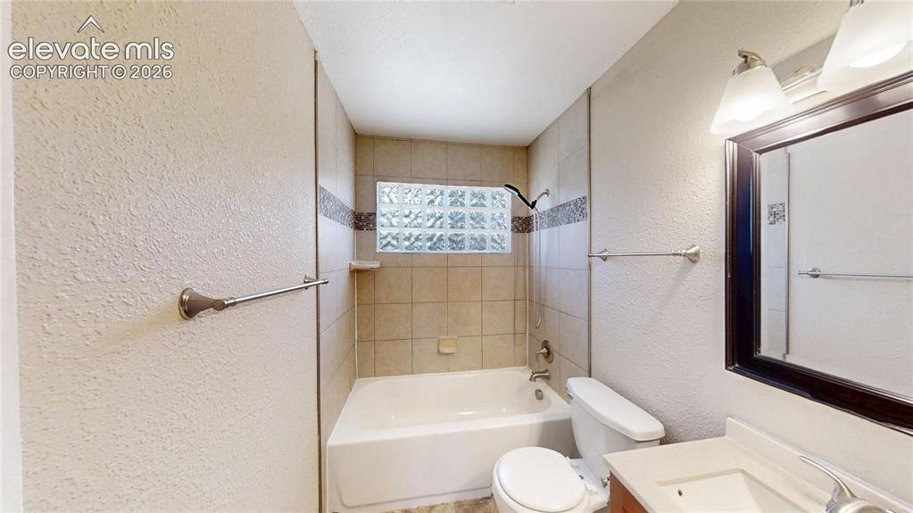 Image 8 of 15: Bathroom