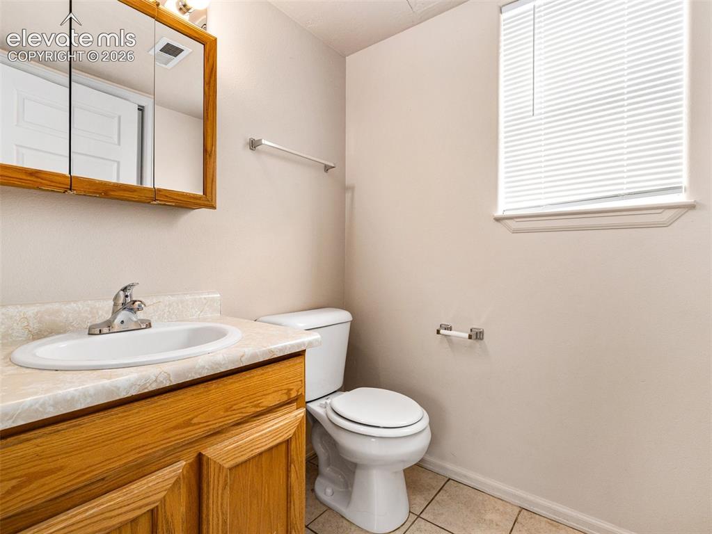 Image 6 of 25: Bathroom