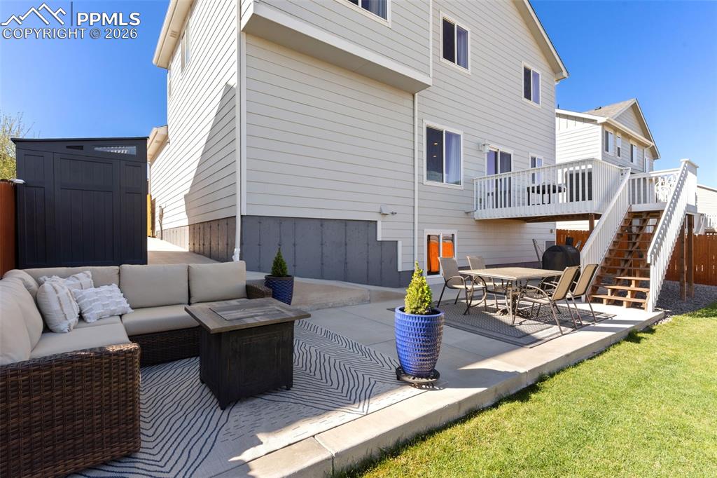 Image 14 of 48: Back of Structure