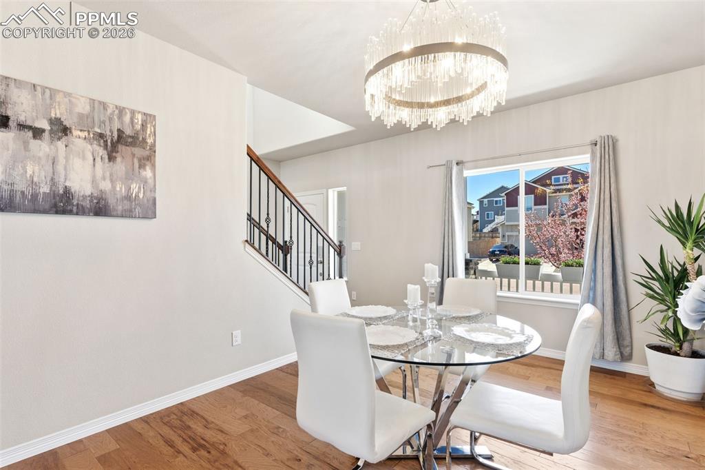 Image 22 of 48: Dining Area