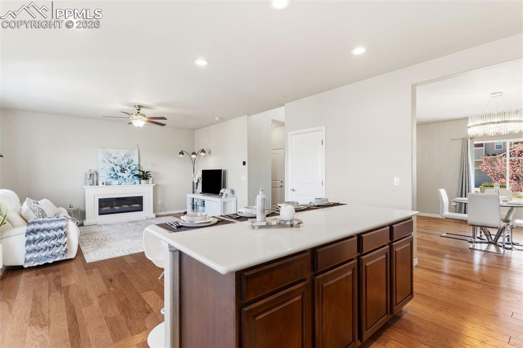 Image 23 of 48: Kitchen