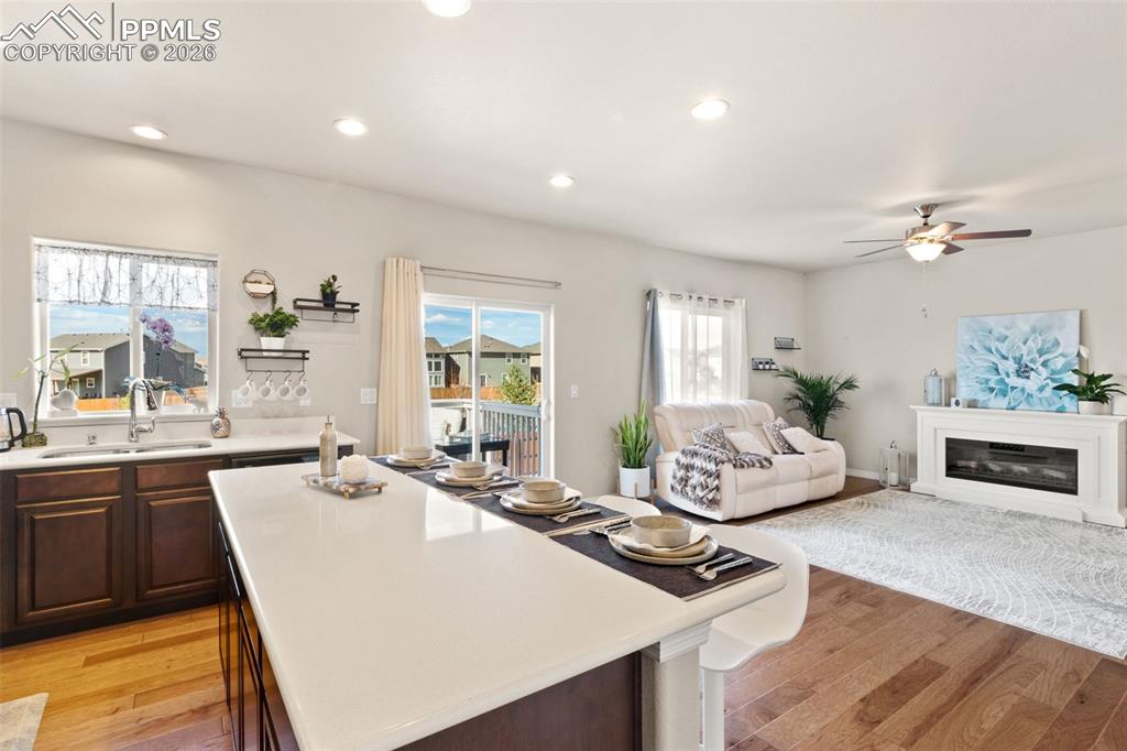 Image 25 of 48: Kitchen